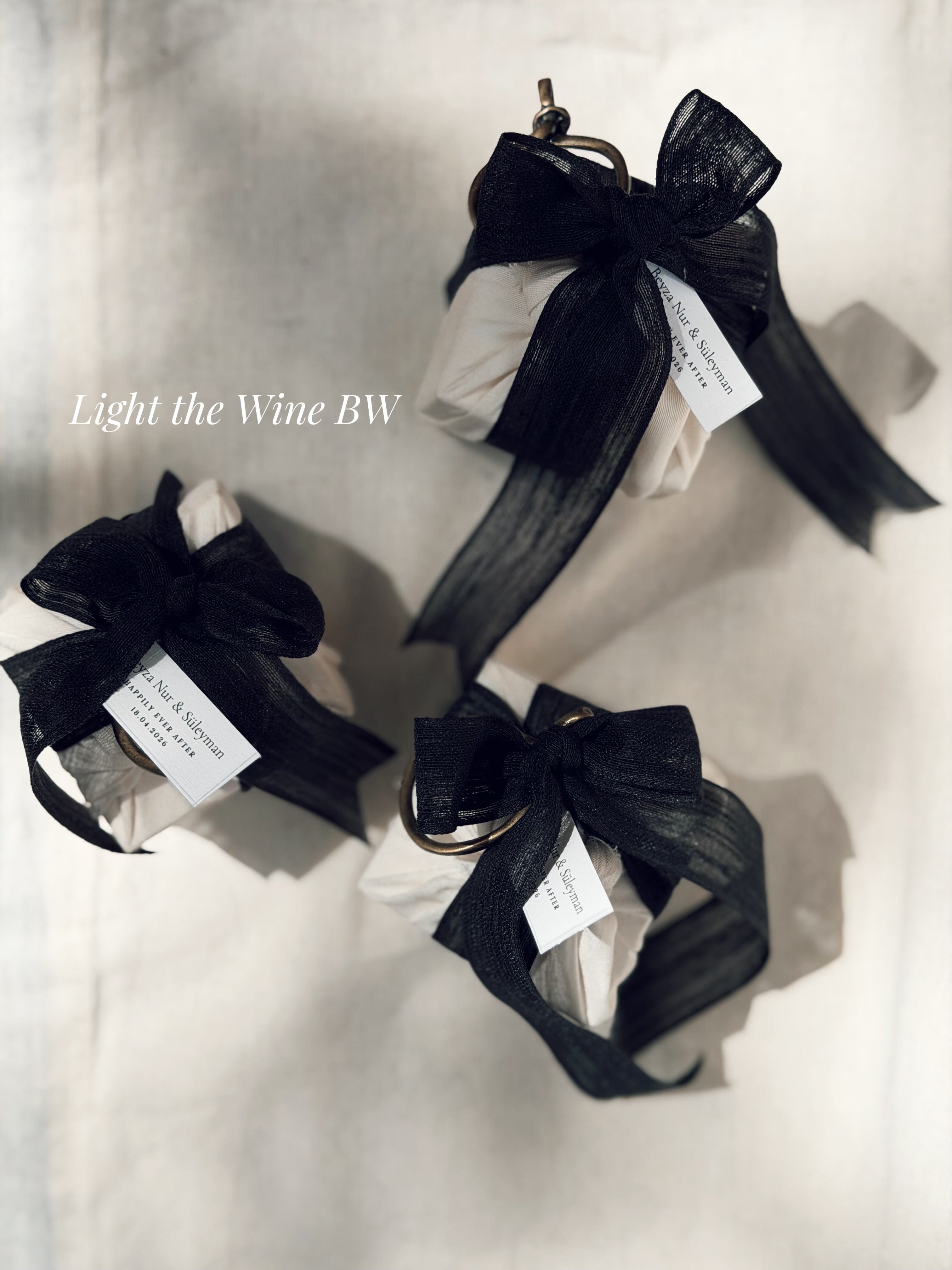 Light the Wine BW- Siyah Beyaz hediyelik